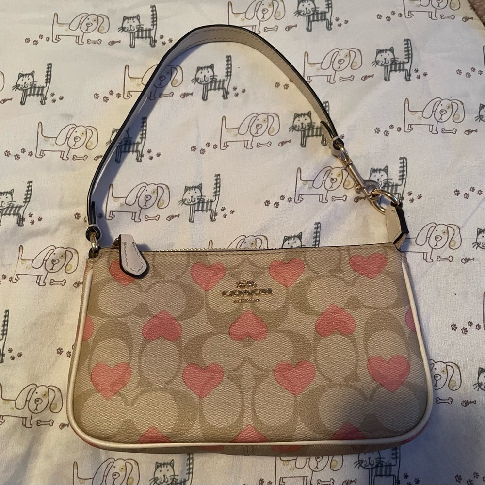 coach pink heart nolita🩷very rare